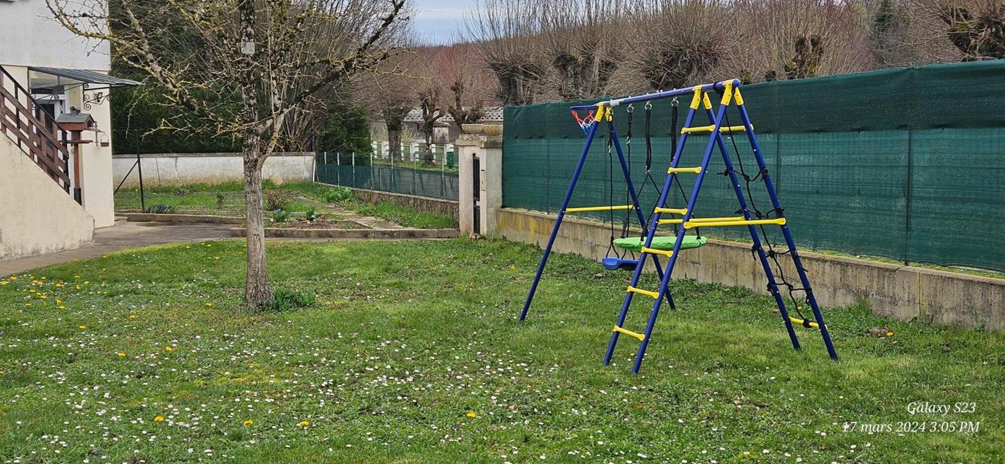 Pavillon Avec Jardin Clos Au Bord De L'Yonne Coulanges-sur-Yonne Exteriér fotografie